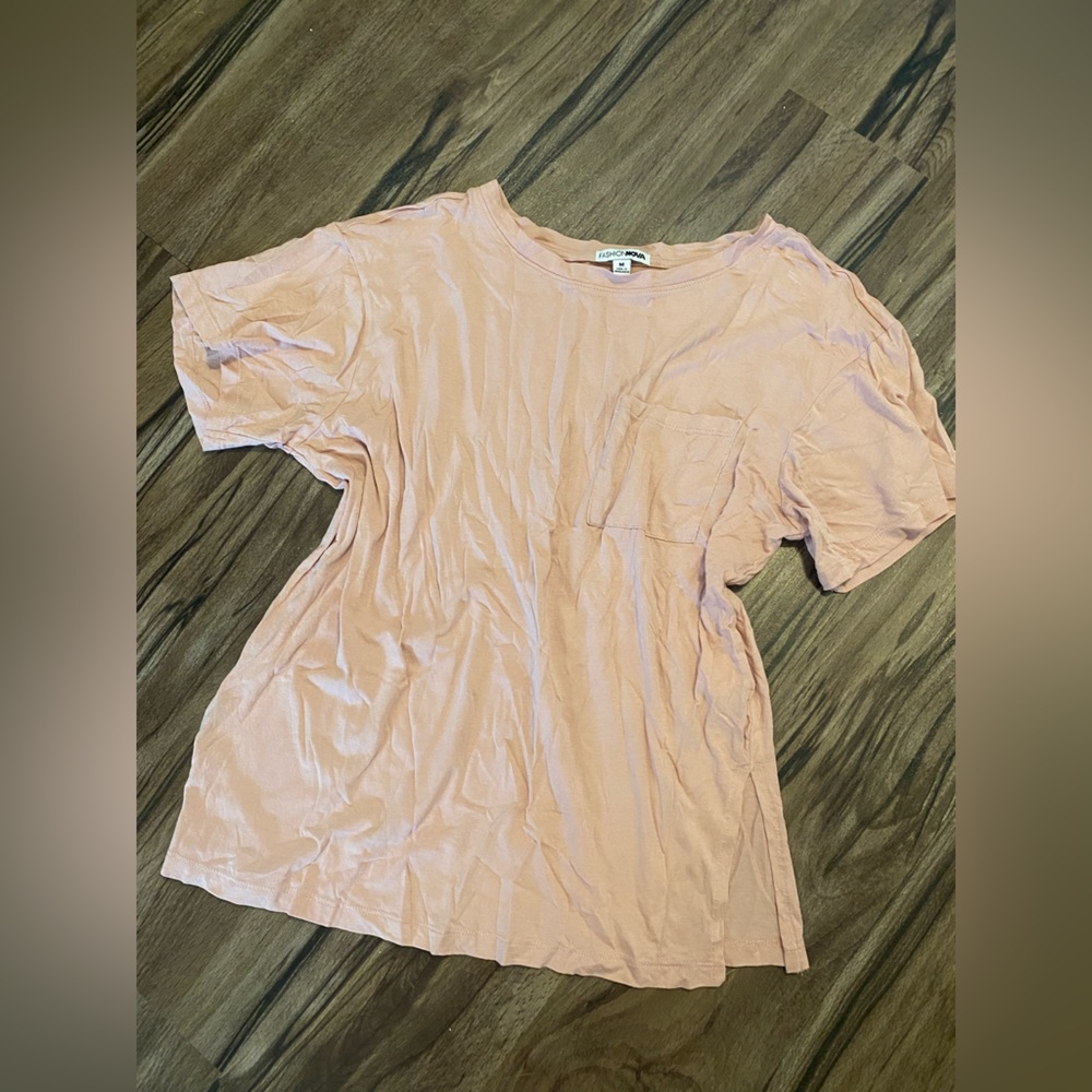 Nude/pink tshirt 👚